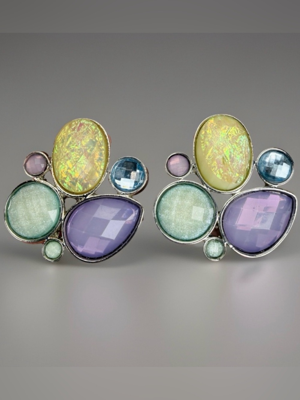 Beautiful, silvertone purple pastel pierced earrings